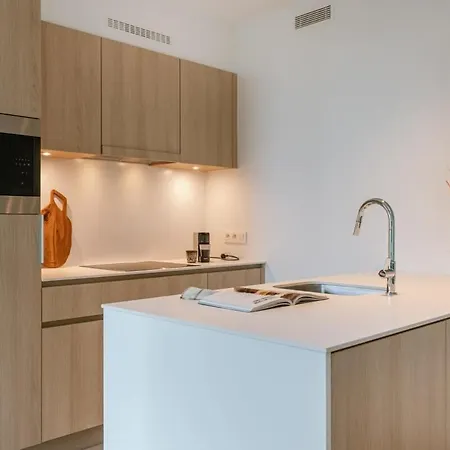 Huswell - Stylish 2 Bedroom With Terrace And Parking Διαμέρισμα