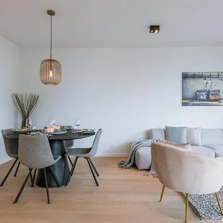 Huswell - Stylish 2 Bedroom With Terrace And Parking * Ostende